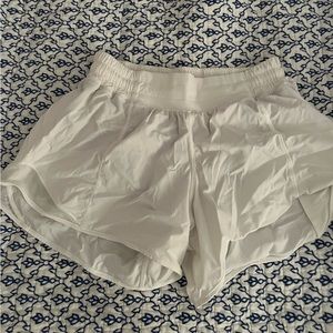 lululemon hotty hot low rise lined shorts 2.5” white